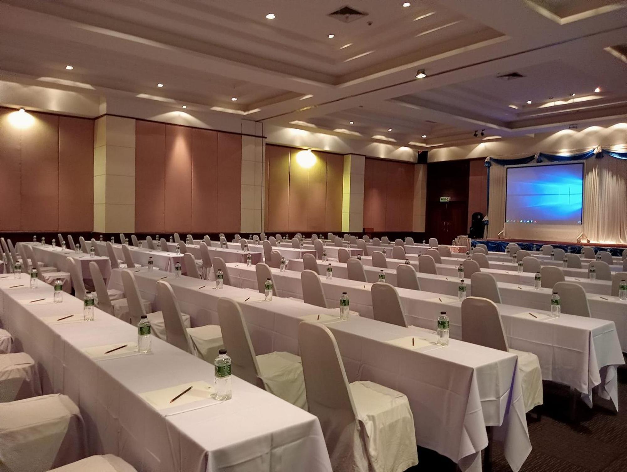 โรงแรม ซิตี้พาร์ค โคราช City Park Hotel Nakhonratchasima Buitenkant foto